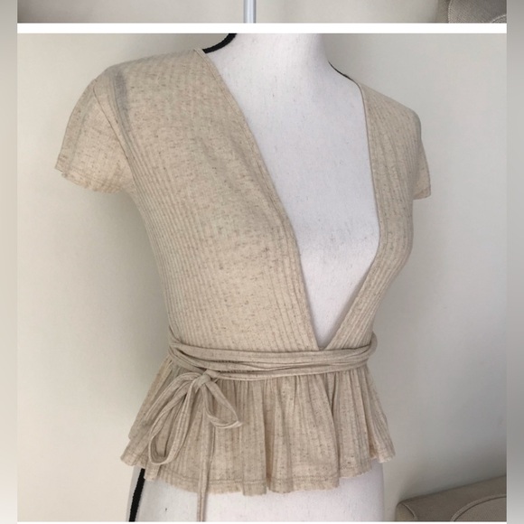 UO - Urban Outfitters - Meant to Be Plunging Tie Front Top - Picture 5 of 6